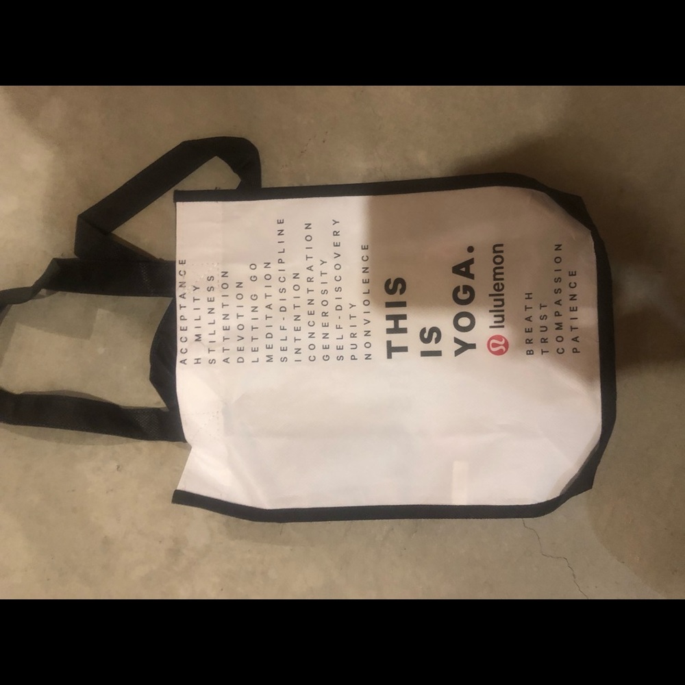 Lululemon bag